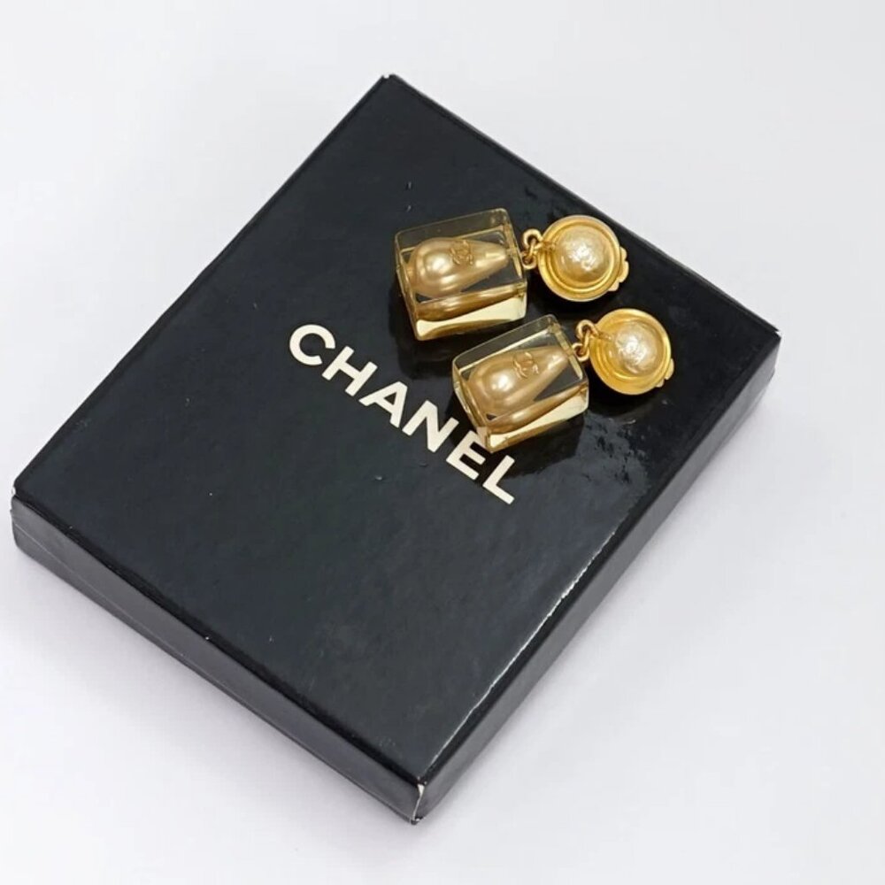 CHANEL CC Logos Pearl Lucite Cube Dangle Earrings Gold Tone 97P Auth w/Box - Picture 6 of 6
